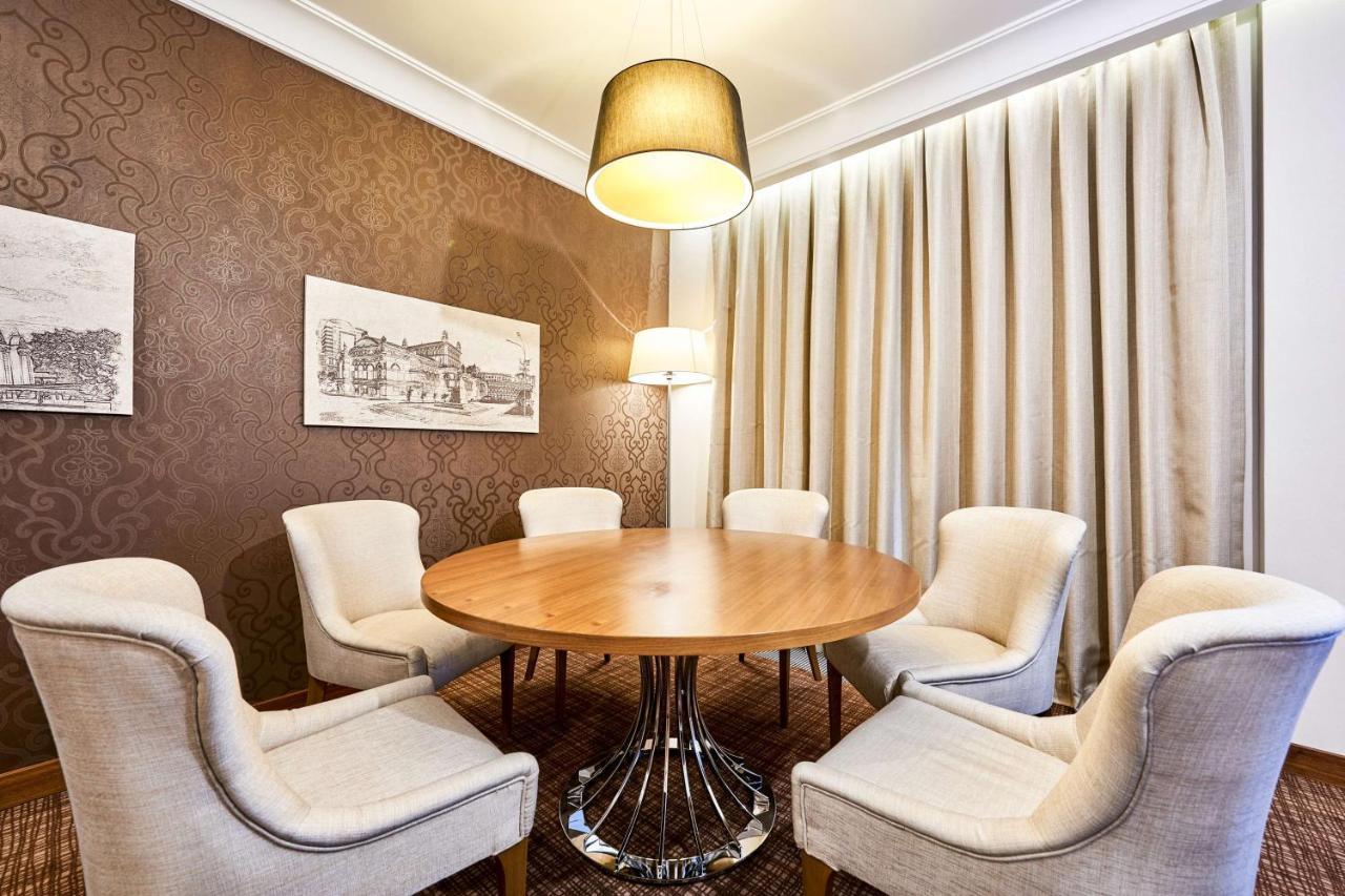 Radisson Blu Hotel, Kyiv Podil City Centre מראה חיצוני תמונה