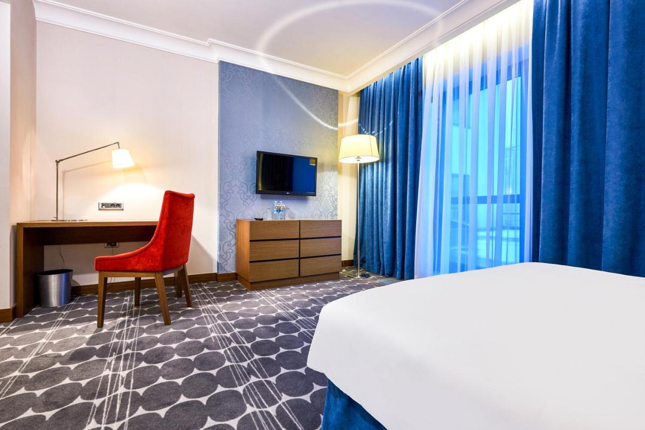 Radisson Blu Hotel, Kyiv Podil City Centre מראה חיצוני תמונה