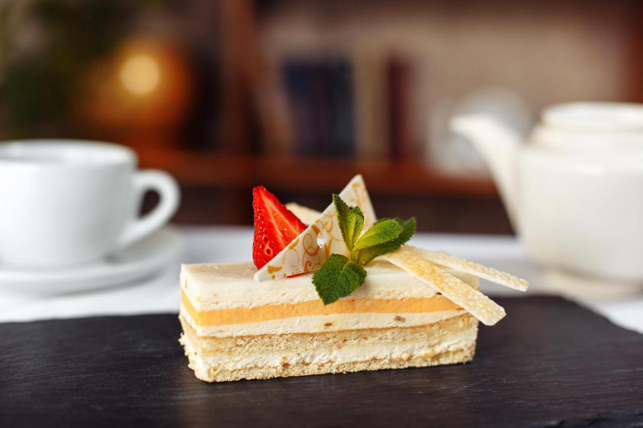 Radisson Blu Hotel, Kyiv Podil City Centre מראה חיצוני תמונה