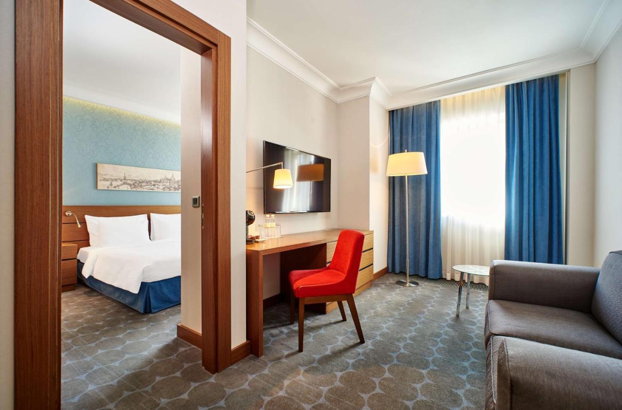 Radisson Blu Hotel, Kyiv Podil City Centre מראה חיצוני תמונה