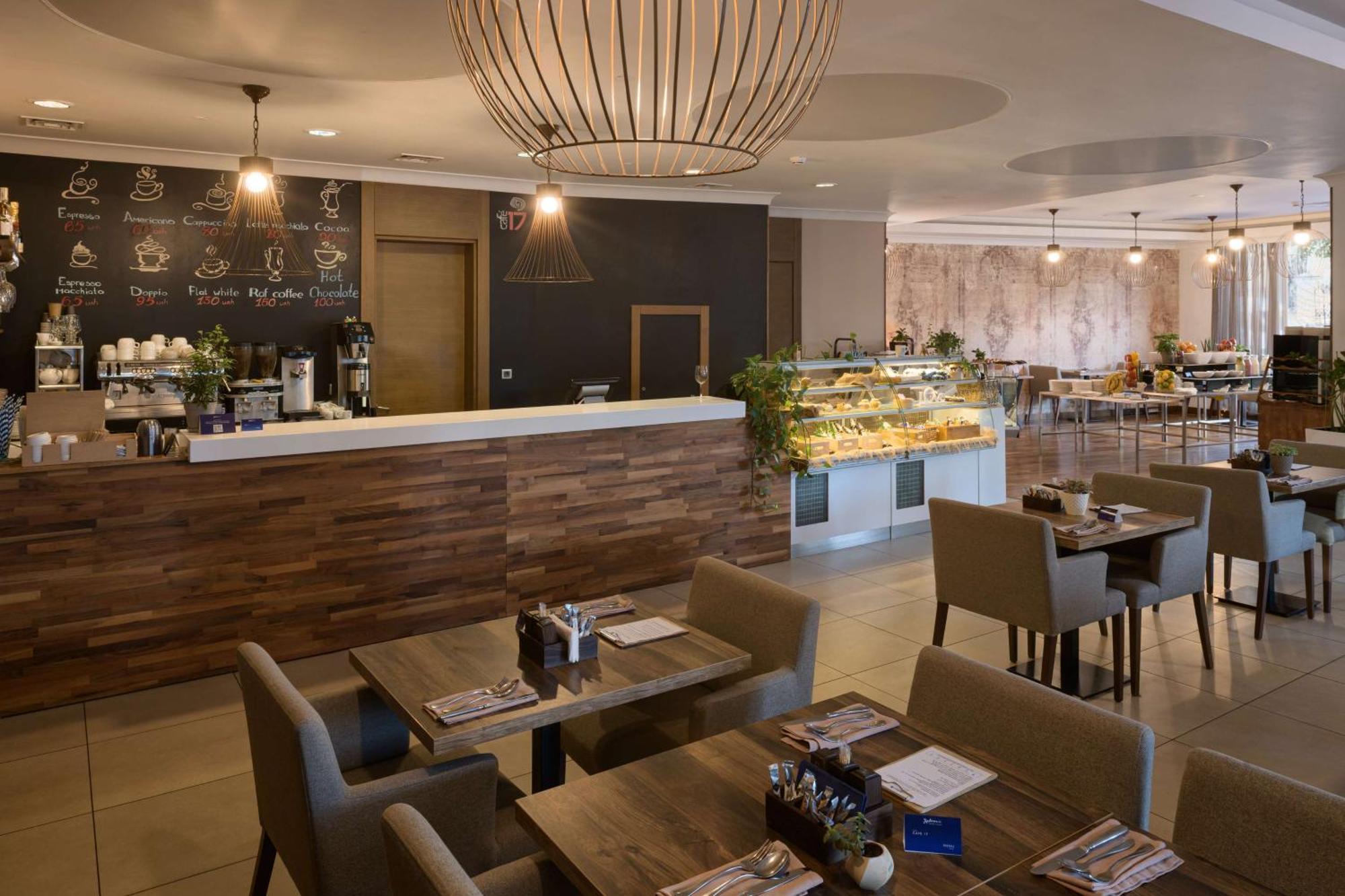 Radisson Blu Hotel, Kyiv Podil City Centre מראה חיצוני תמונה