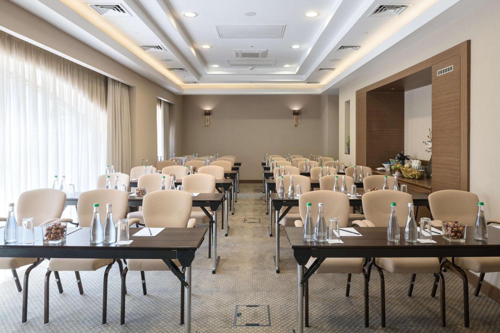 Radisson Blu Hotel, Kyiv Podil City Centre מראה חיצוני תמונה