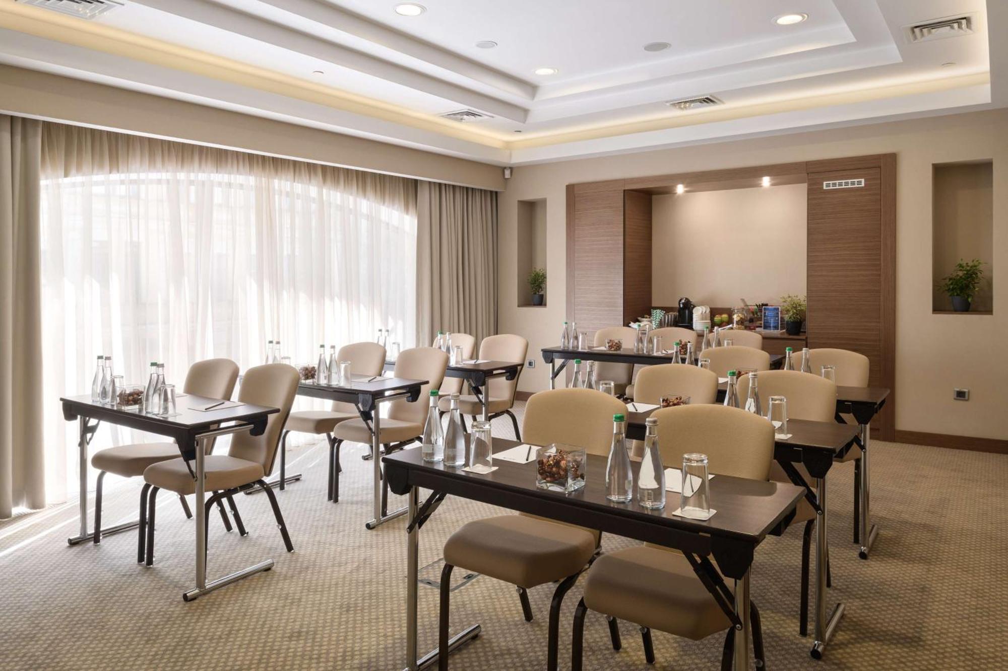 Radisson Blu Hotel, Kyiv Podil City Centre מראה חיצוני תמונה