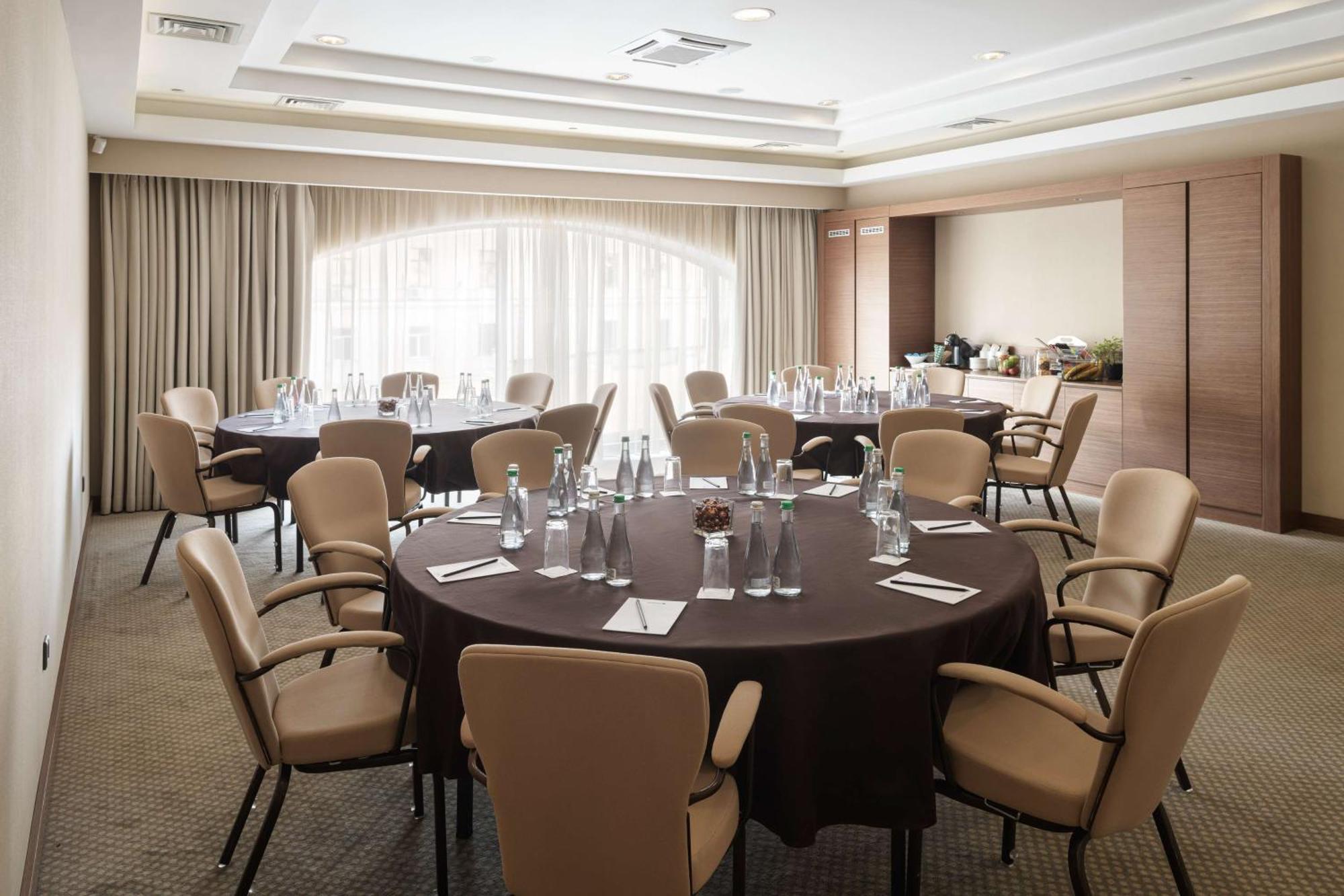 Radisson Blu Hotel, Kyiv Podil City Centre מראה חיצוני תמונה