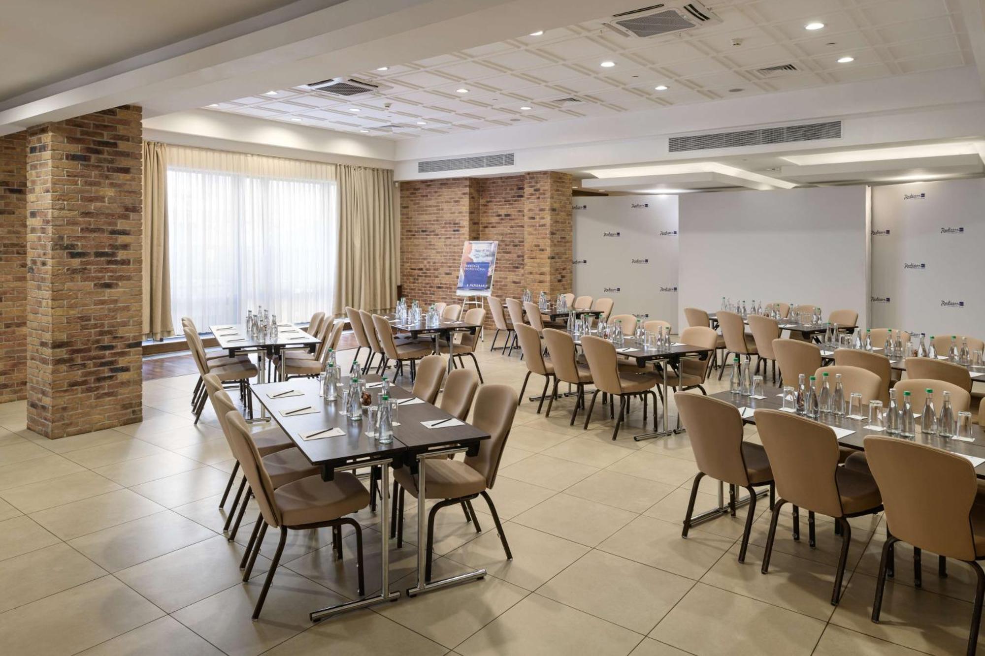 Radisson Blu Hotel, Kyiv Podil City Centre מראה חיצוני תמונה