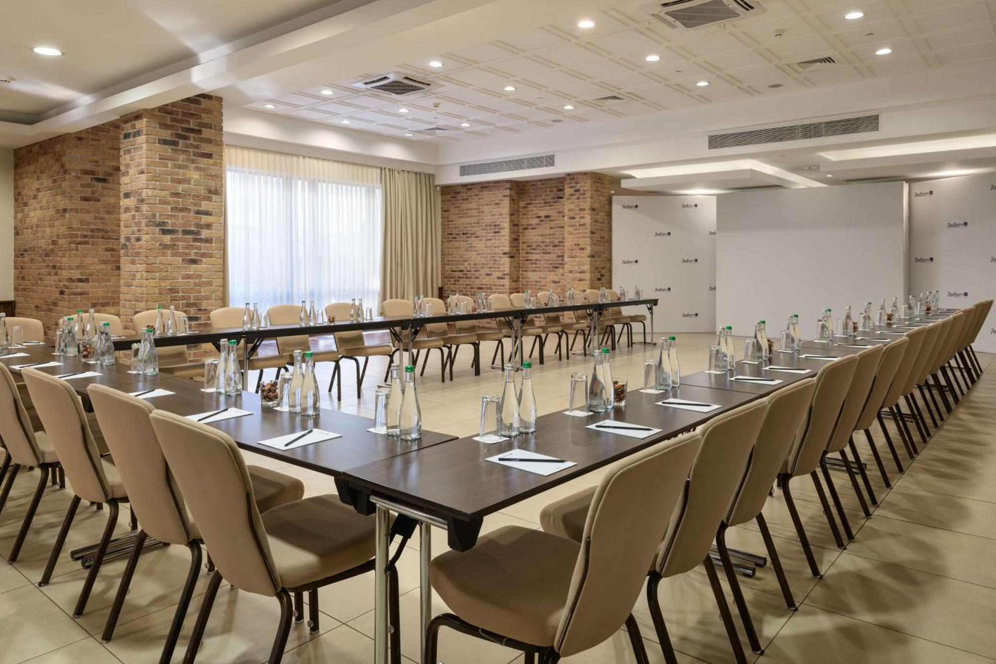 Radisson Blu Hotel, Kyiv Podil City Centre מראה חיצוני תמונה
