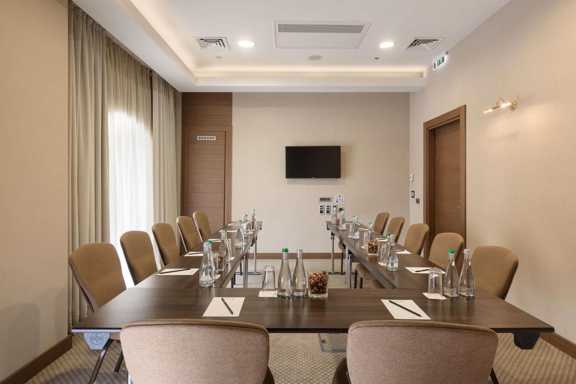 Radisson Blu Hotel, Kyiv Podil City Centre מראה חיצוני תמונה