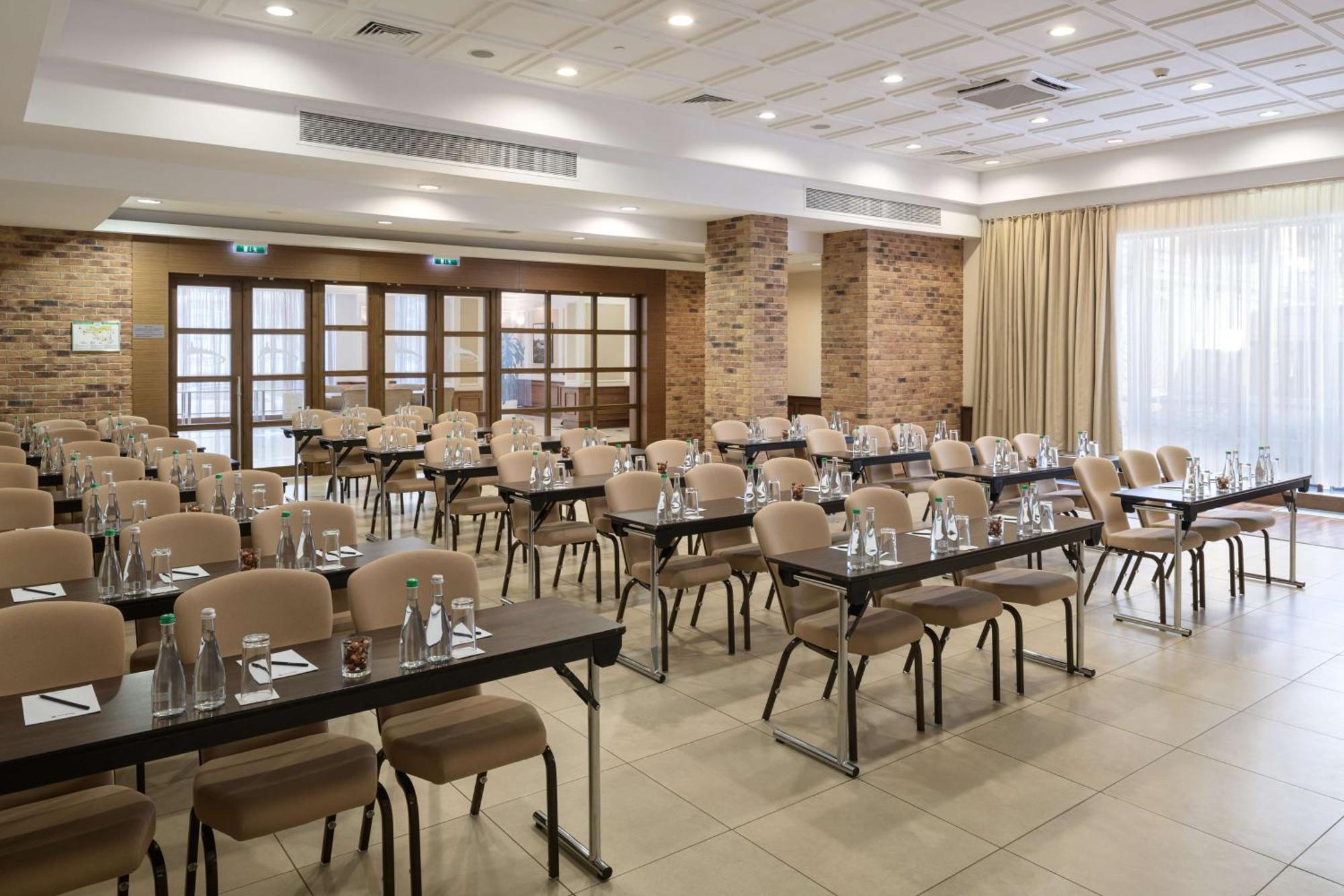 Radisson Blu Hotel, Kyiv Podil City Centre מראה חיצוני תמונה
