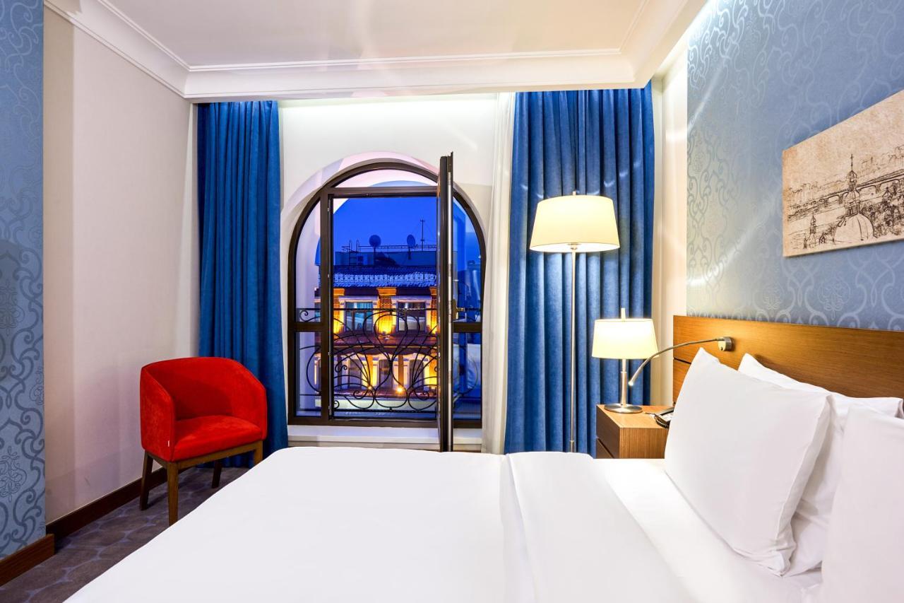 Radisson Blu Hotel, Kyiv Podil City Centre מראה חיצוני תמונה