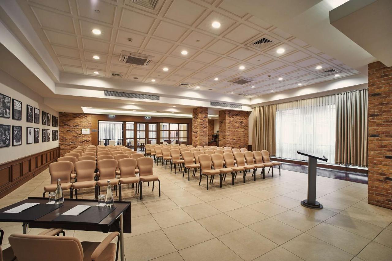 Radisson Blu Hotel, Kyiv Podil City Centre מראה חיצוני תמונה